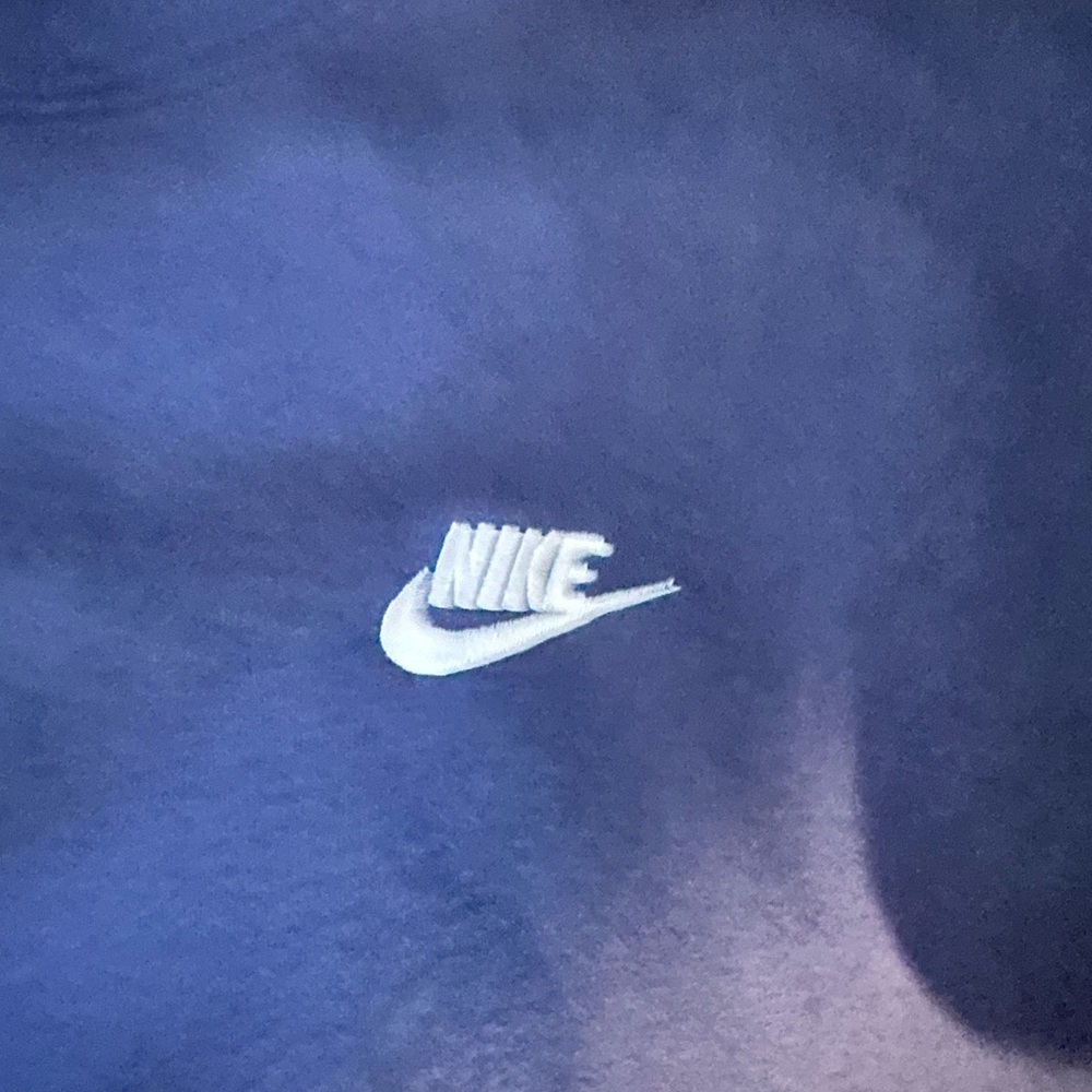 Sweatshirt - Picture 1 of 3